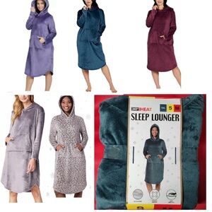 32 Degrees Plush Gray Hooded Robe with Excellent Condition